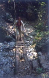 Rio Sallagoni: kleine Holzbrücke